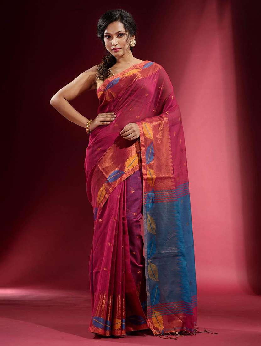 women self design handloom saree with blouse