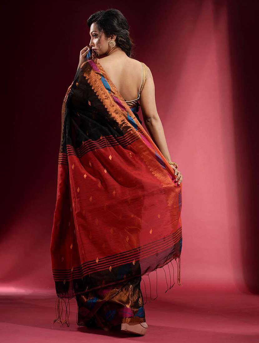 women self design handloom saree with blouse - 22045987 -  Standard Image - 3