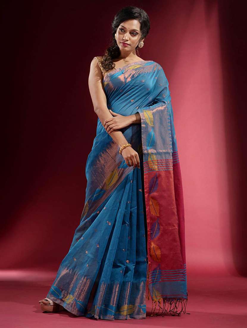 women self design handloom saree with blouse - 22045988 -  Zoom Image - 0