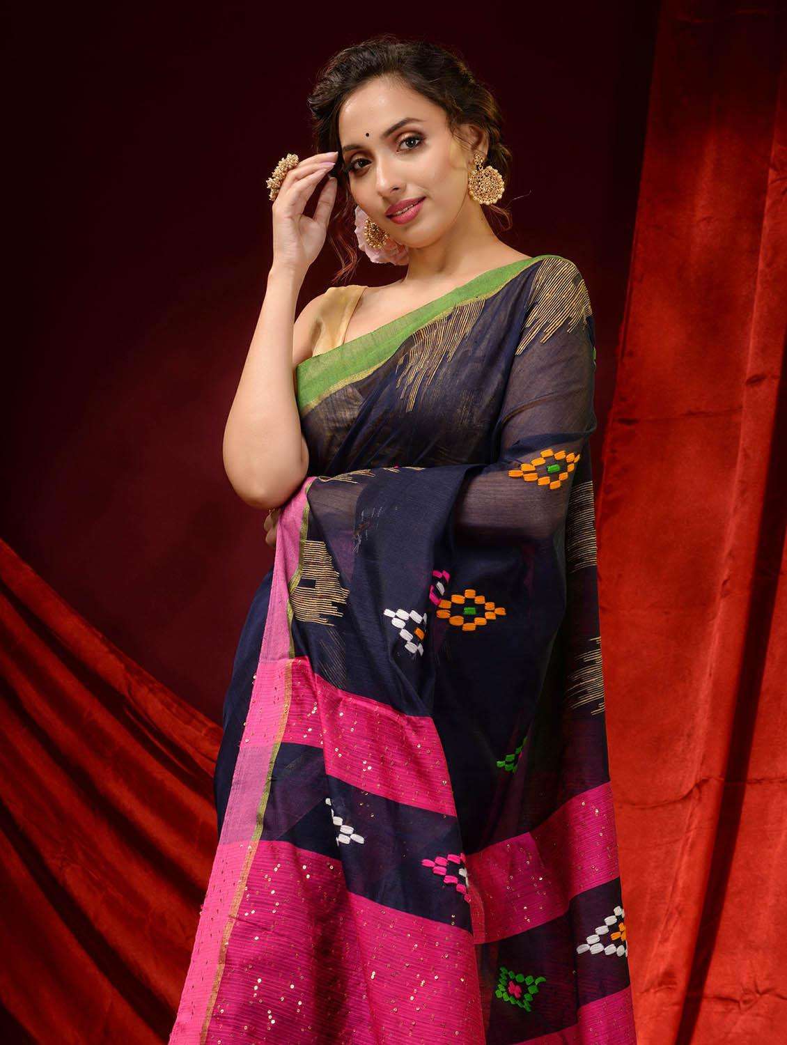 women self design handloom saree with blouse - 22046035 -  Standard Image - 3