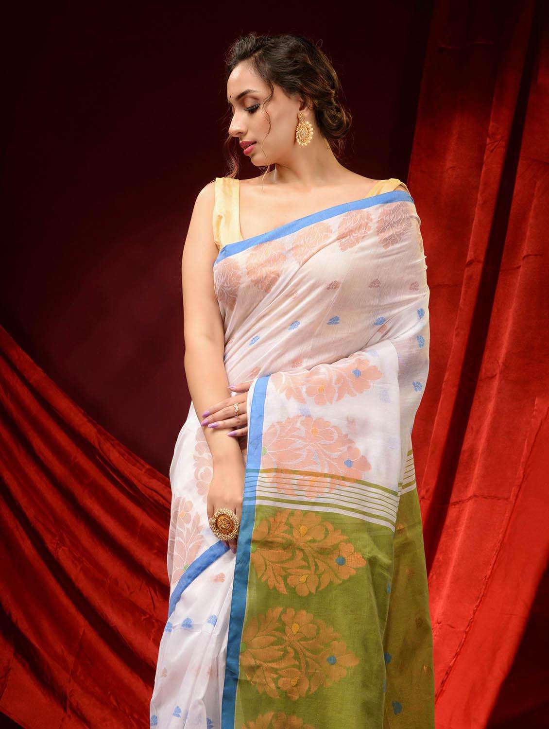women self design handloom saree with blouse - 22046036 - Standard Image - 3
