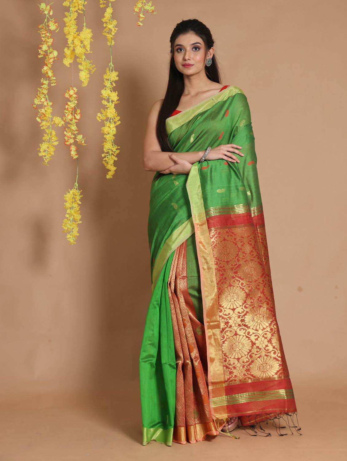 women self design bordered saree with blouse