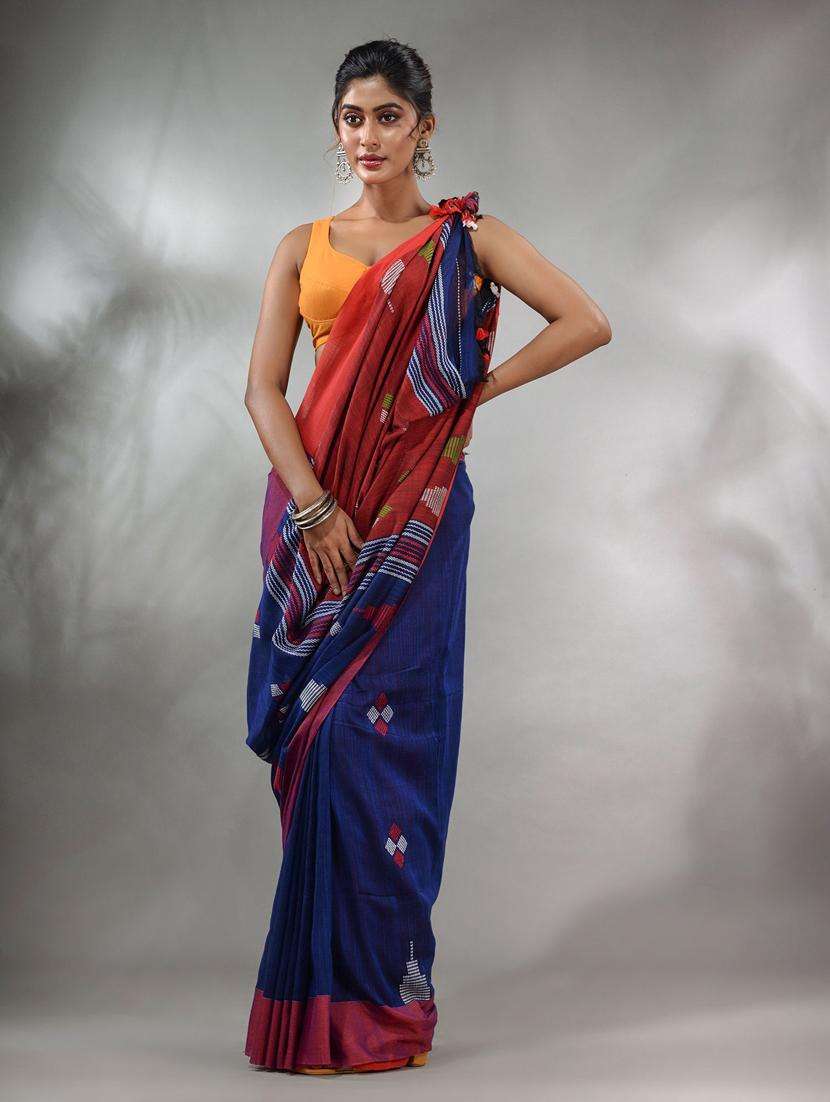 women self design handloom saree with blouse