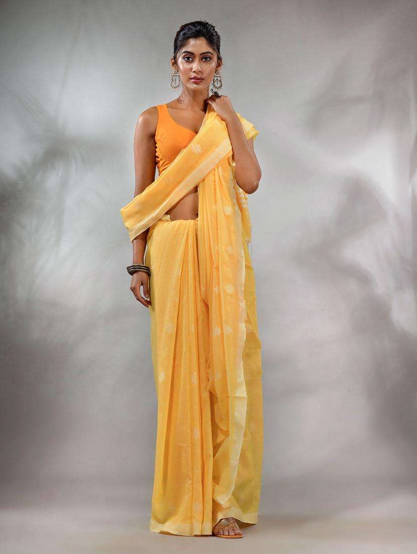 women self design handloom saree with blouse