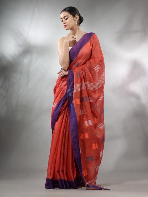 women self design handloom saree with blouse - 22046099 - Standard Image - 0