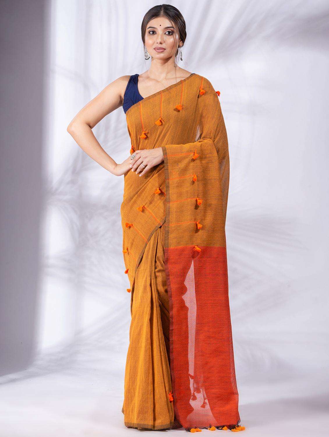 women self design handloom saree with blouse