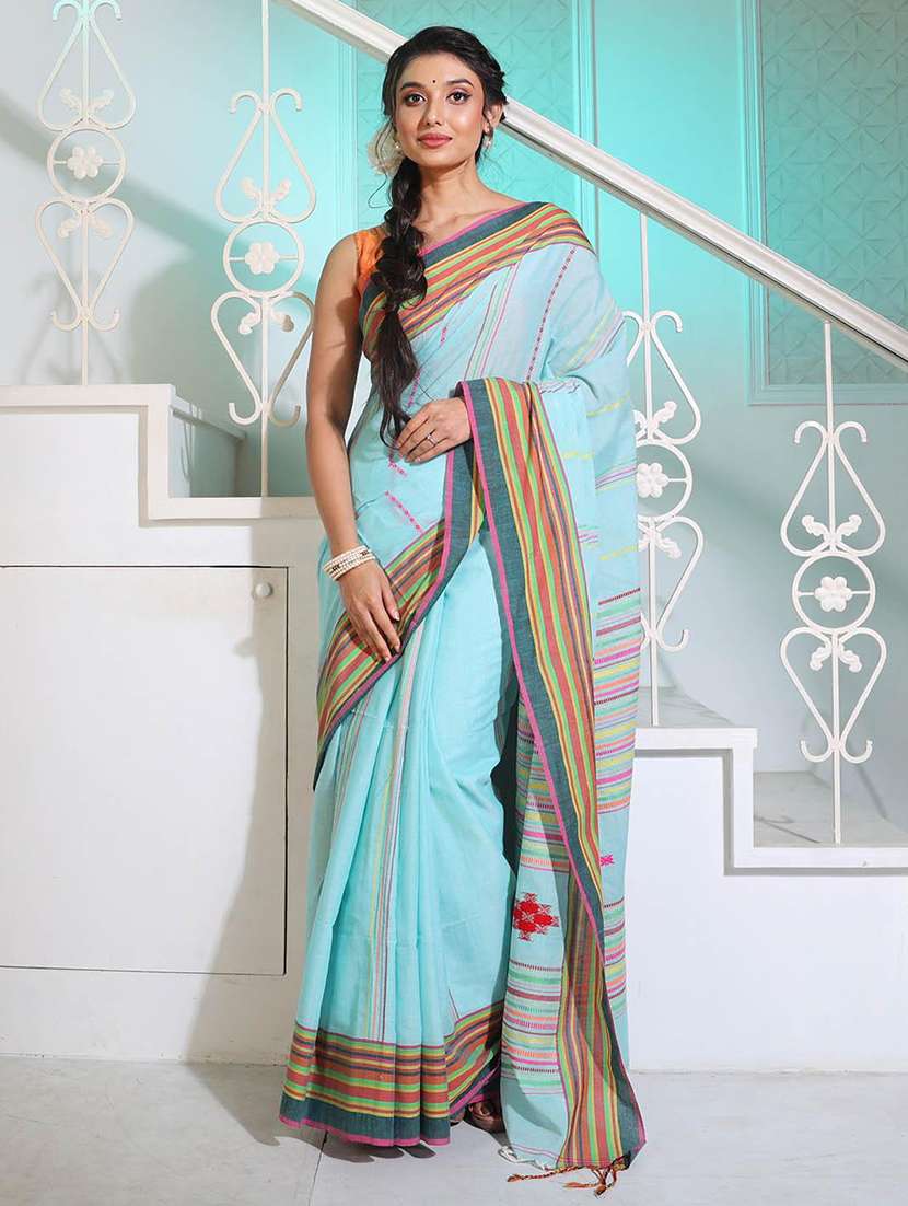 women self design handloom saree with blouse