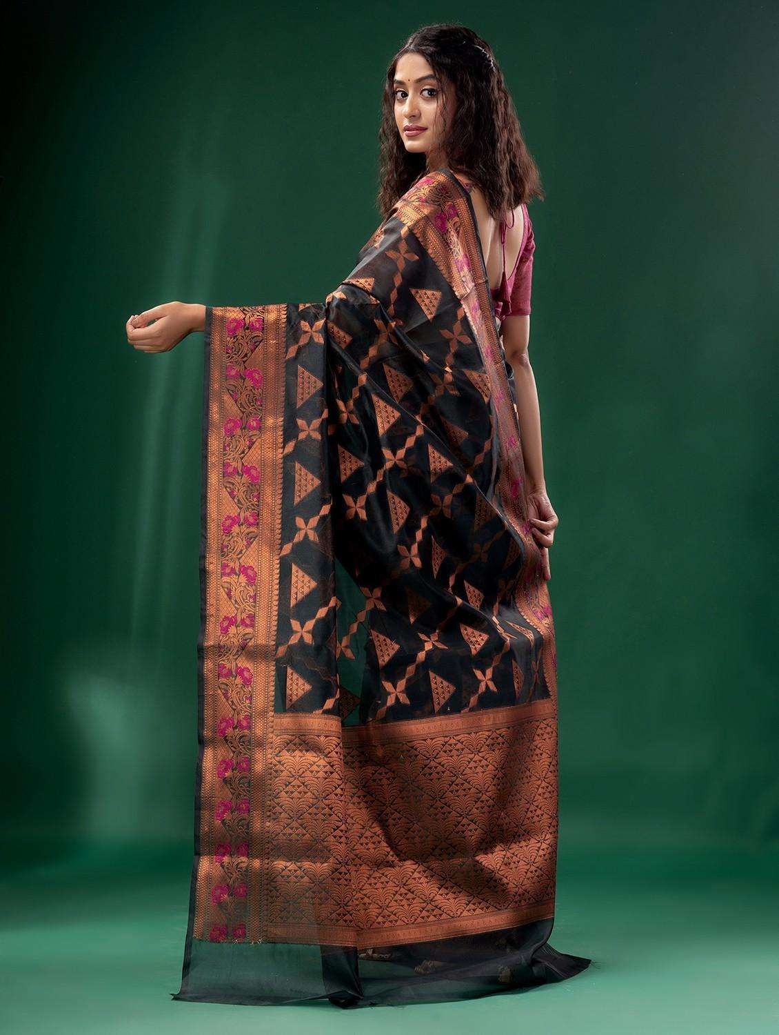 women self design handloom saree with blouse - 22046199 -  Standard Image - 3