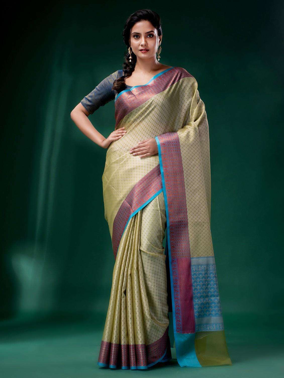 women self design bordered saree  with blouse