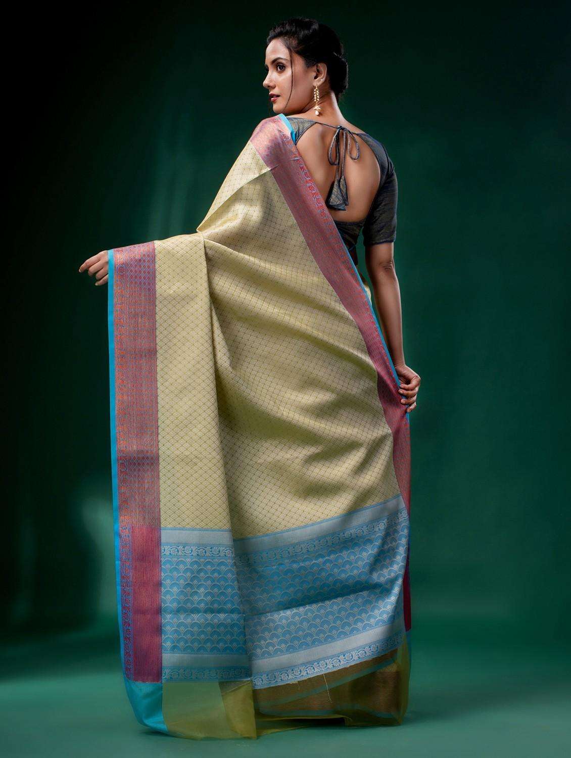 women self design bordered saree  with blouse - 22046205 -  Standard Image - 3