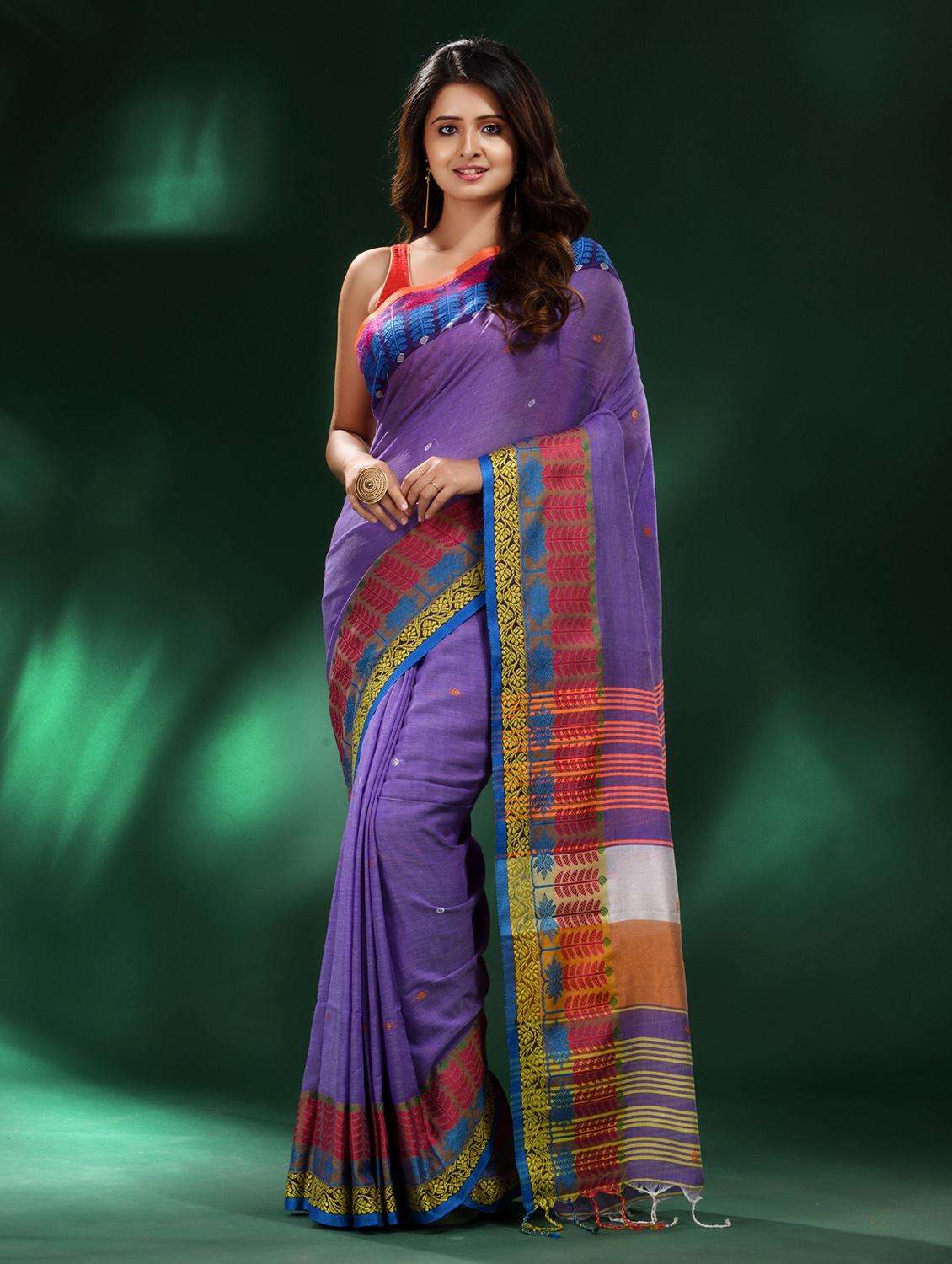 women self design handloom saree with blouse