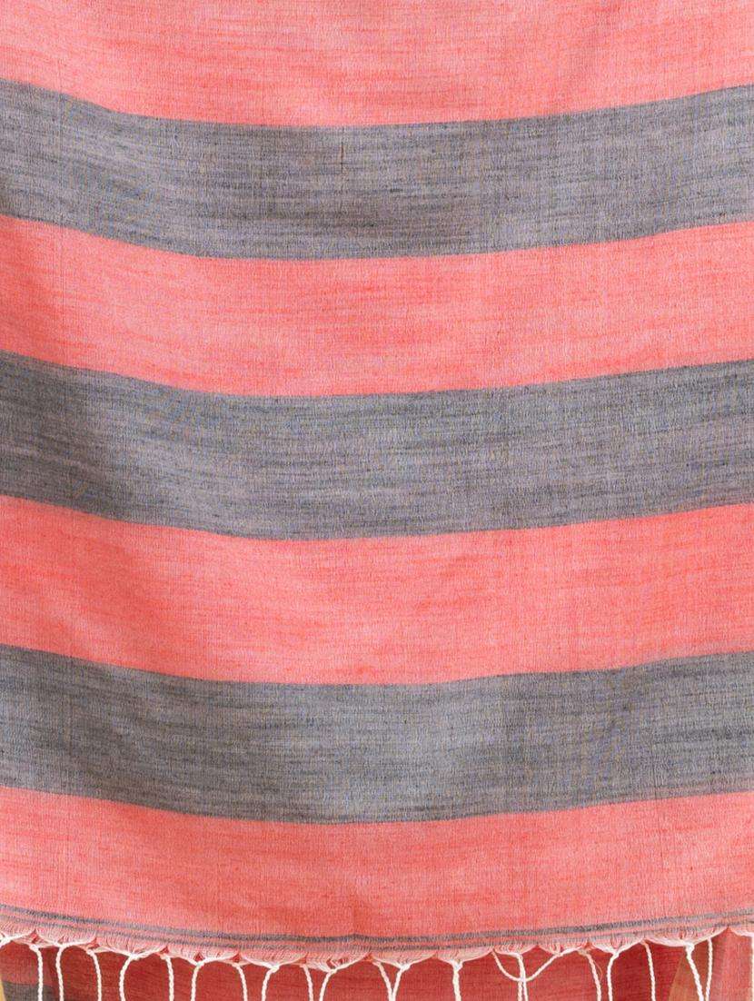 women striped handloom saree with blouse - 22046235 -  Standard Image - 3