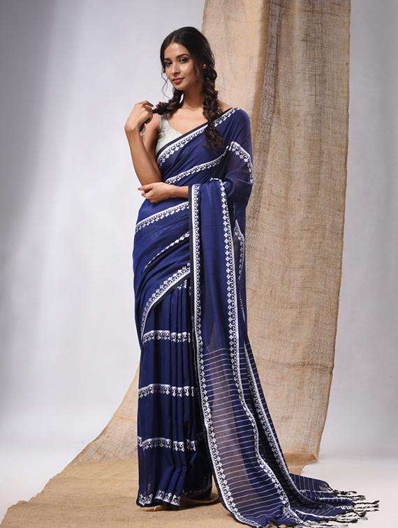 women self design handloom saree with blouse