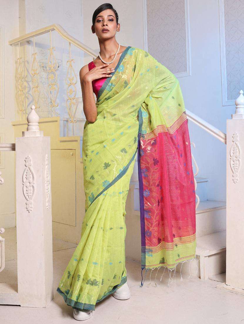 women self design handloom saree with blouse