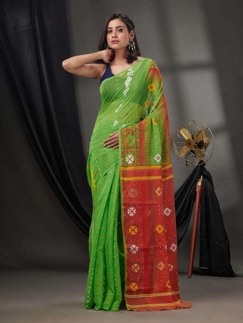 women self design jamdani saree