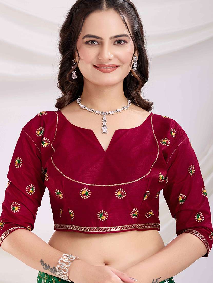 women bandhani printed bordered saree with blouse - 22047889 - Standard Image - 5