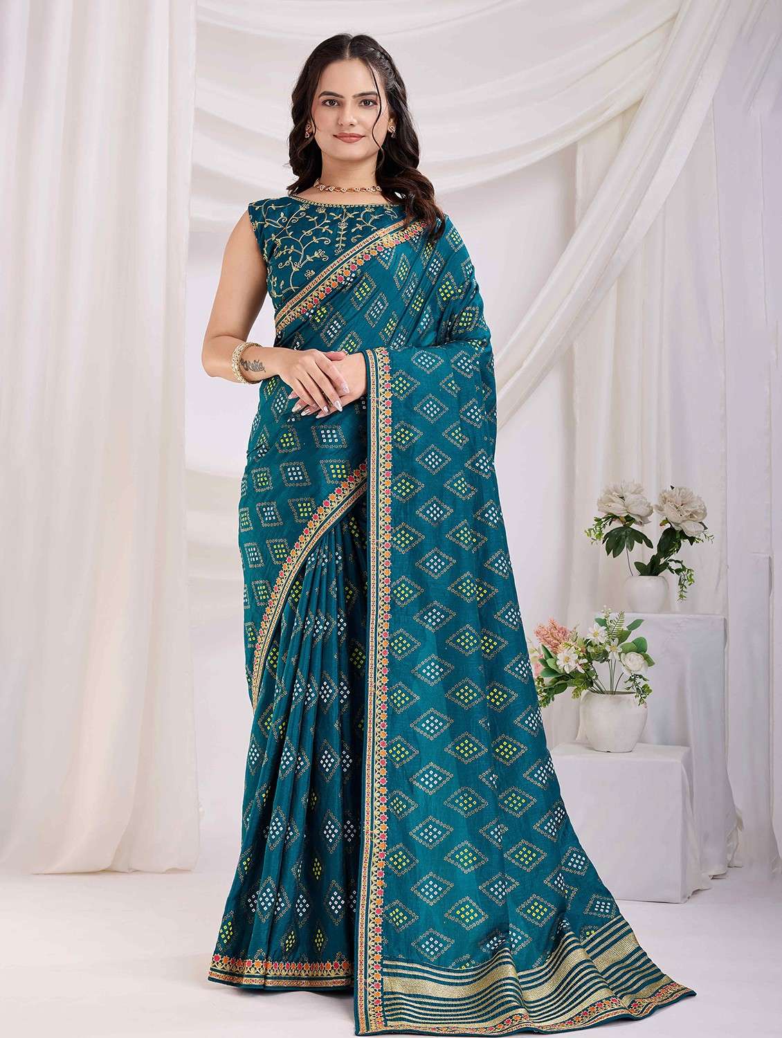 women bandhani printed bordered saree with blouse - 22047895 -  Zoom Image - 0