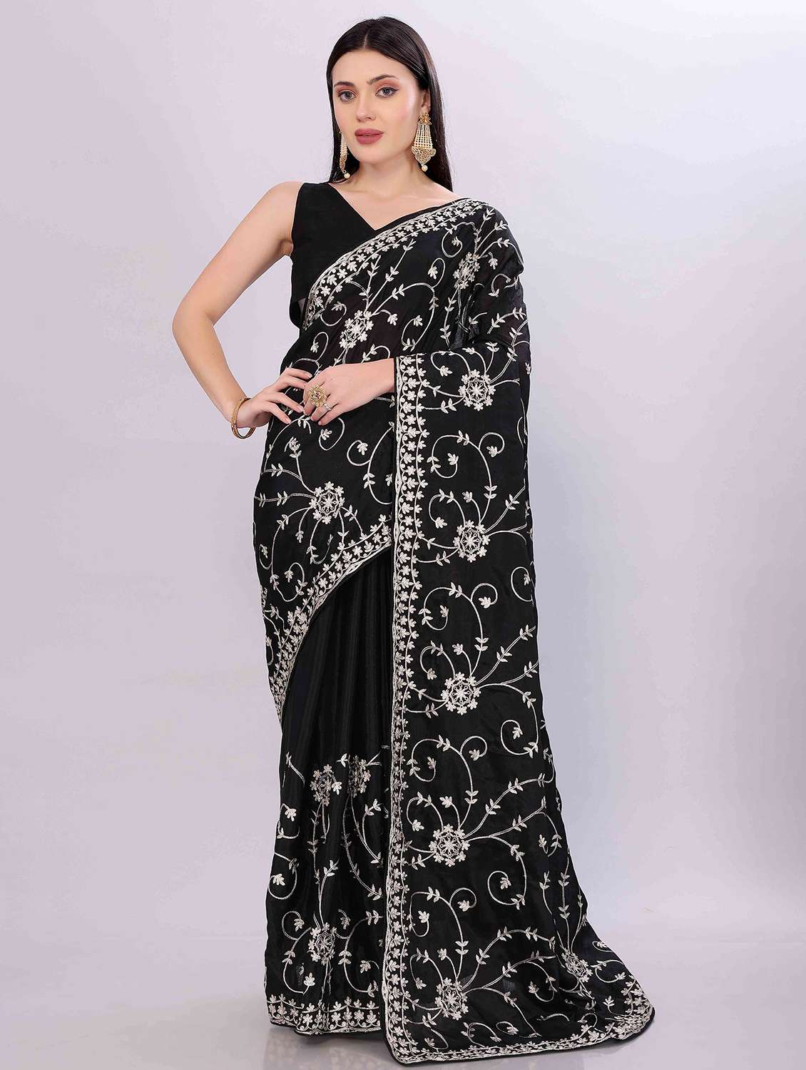 women solid with work embroidered saree with blouse - 22047915 -  Zoom Image - 0