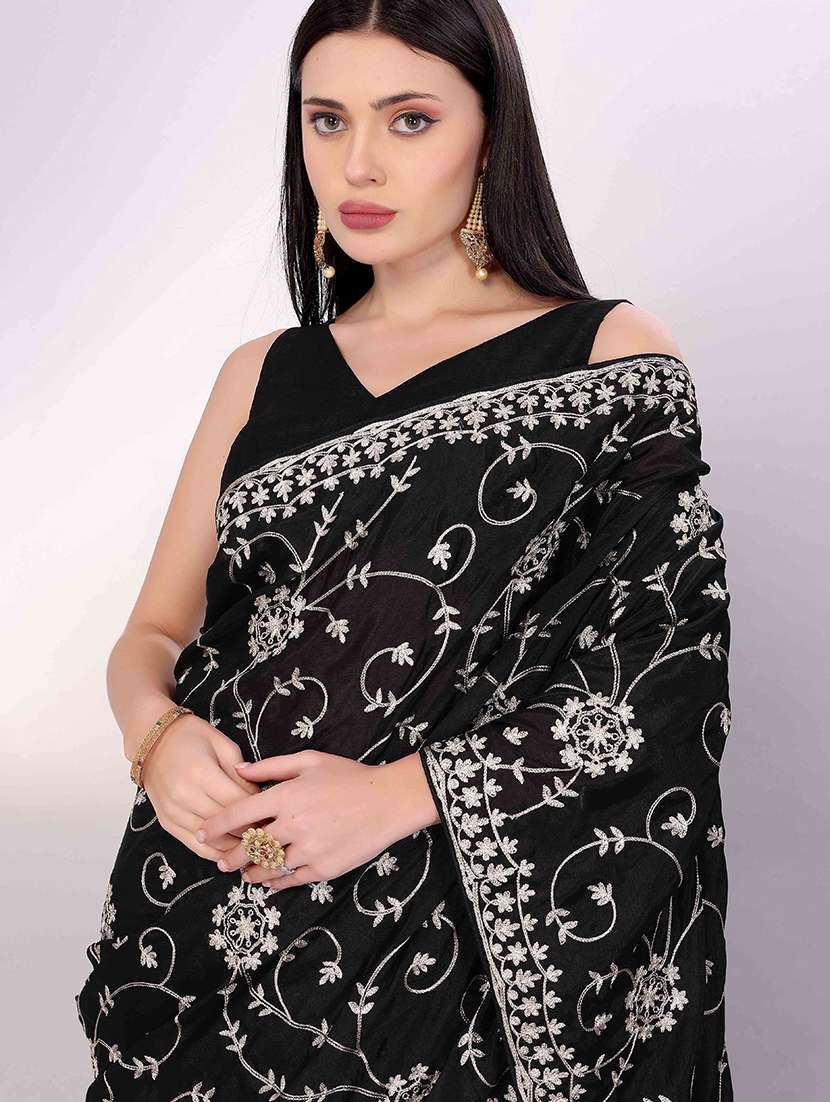 women solid with work embroidered saree with blouse - 22047915 -  Standard Image - 3
