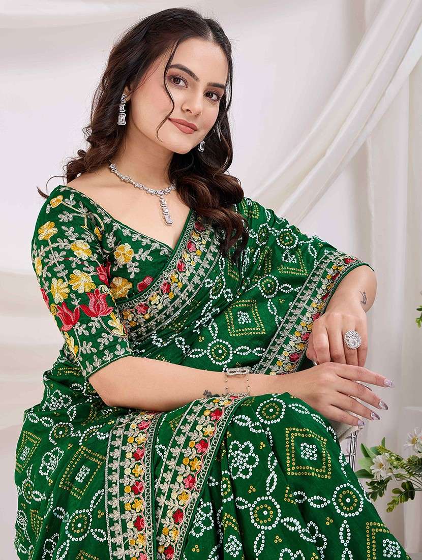 women bandhani printed bordered saree with blouse - 22047932 -  Standard Image - 3