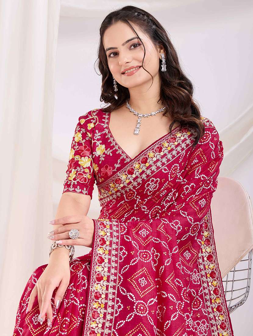 women bandhani printed bordered saree with blouse - 22047935 - Standard Image - 3