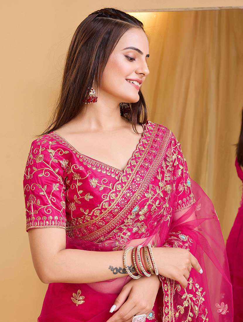 women solid with work embroidered saree with blouse - 22047956 - Standard Image - 3
