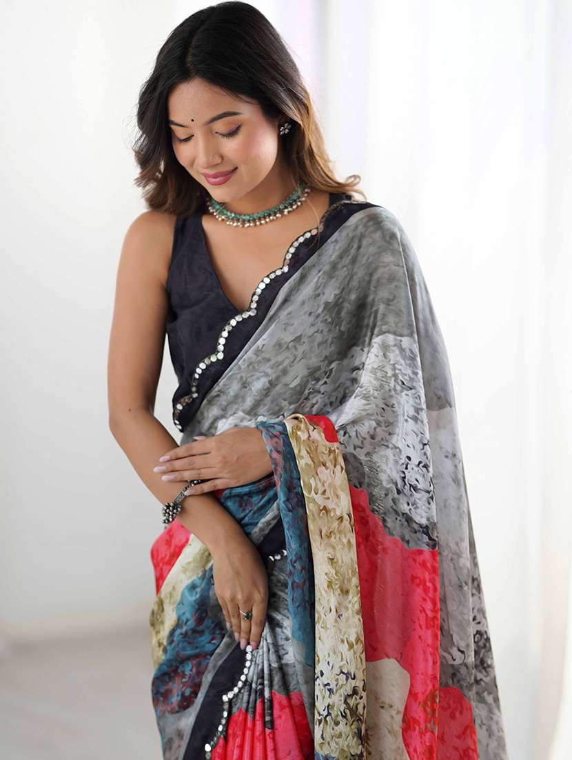women printed casual wear saree with blouse - 22047988 - Standard Image - 3