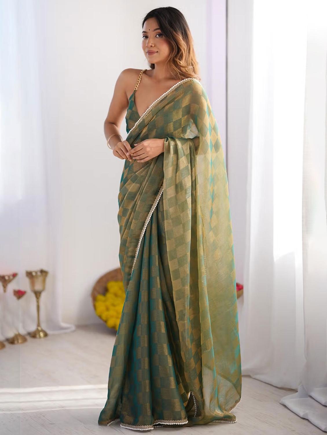 women checkered printed saree with blouse - 22048020 - Zoom Image - 0