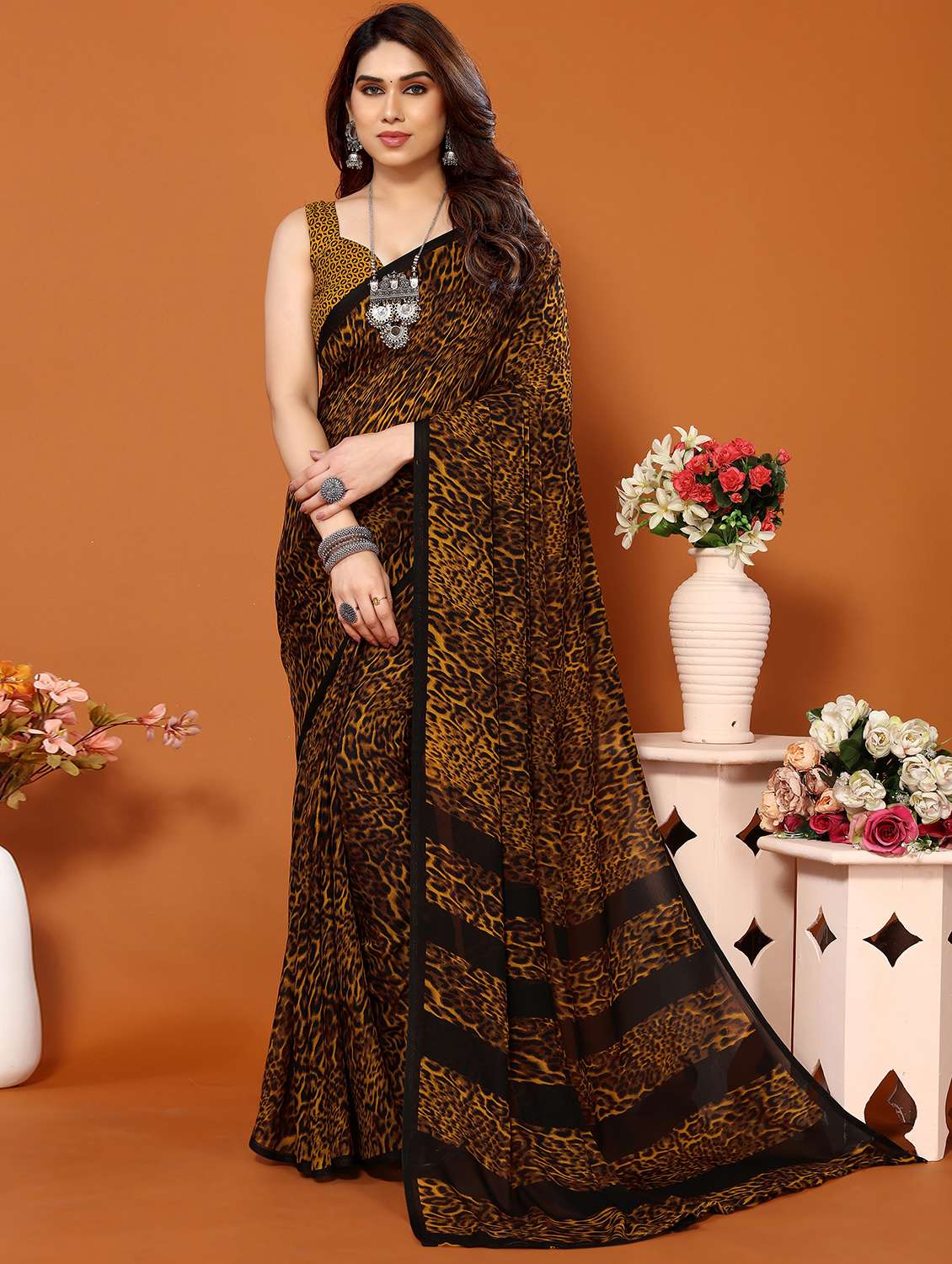 women printed casual wear saree with blouse