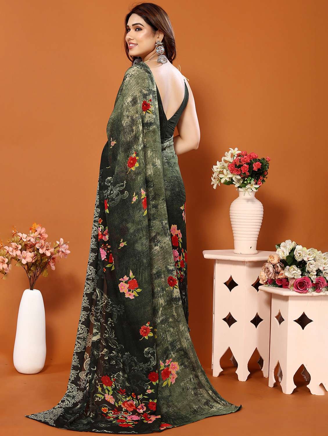 women printed casual wear saree with blouse - 22048649 -  Standard Image - 3