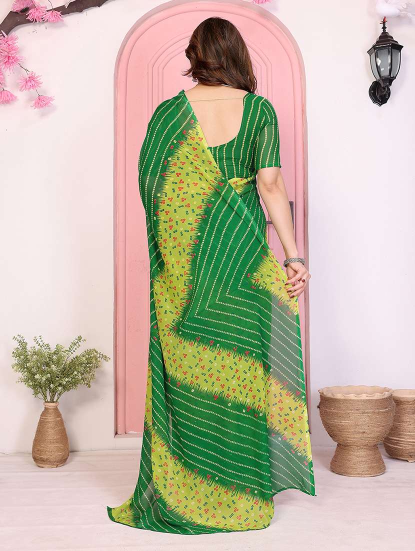 women printed casual wear saree with blouse - 22048814 -  Standard Image - 3