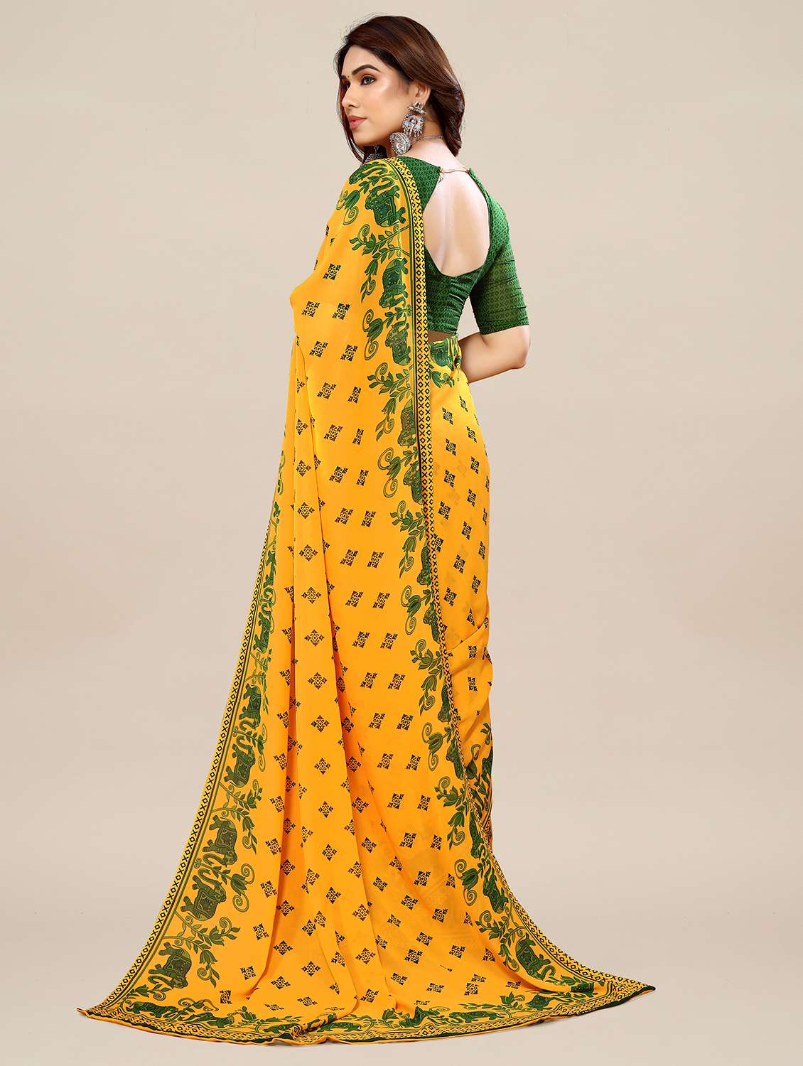 women printed casual wear saree with blouse - 22049349 -  Standard Image - 3