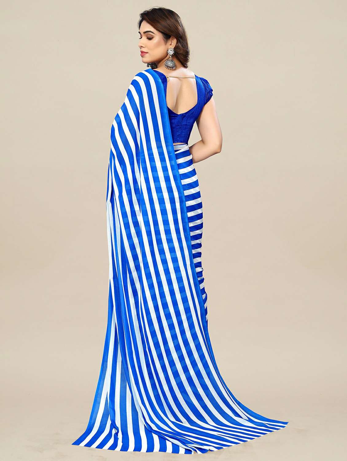 women printed casual wear saree with blouse - 22049989 -  Standard Image - 3