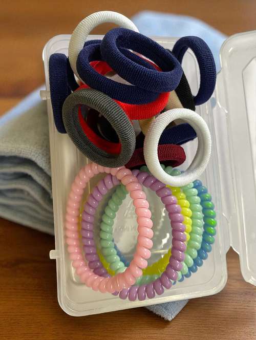set of multi-color plastic scrunchies  - 22052002 -  Standard Image - 0