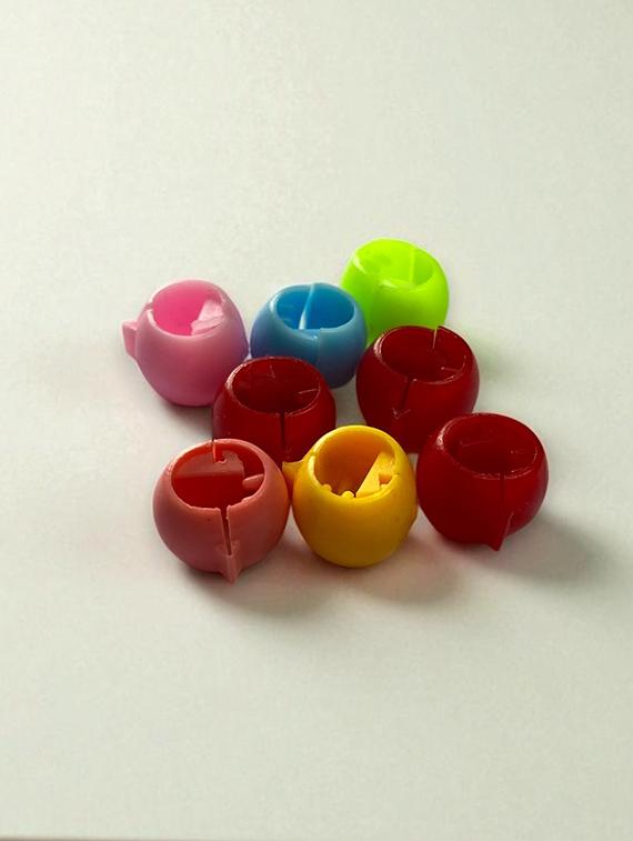 pack of multicolored rubber bands and clutchers - 22052004 - Standard Image - 3