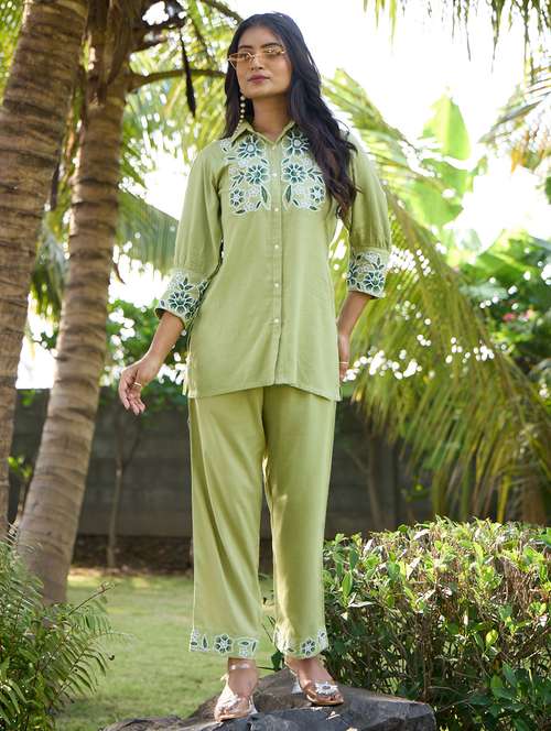 women three quarter sleeve regular fit ethnic co-ord set - 22052051 -  Standard Image - 0
