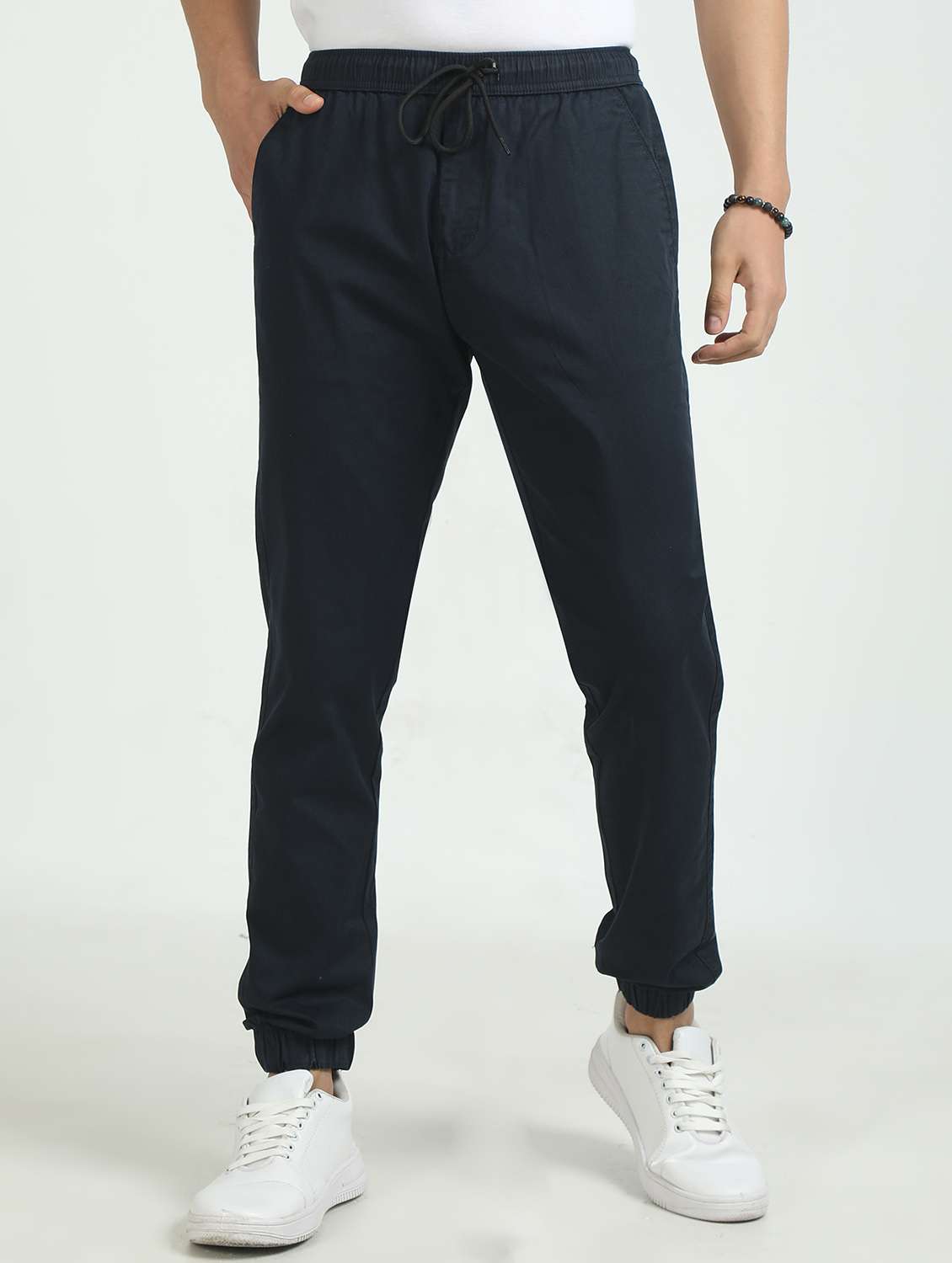 men solid mid rise regular fit jogger