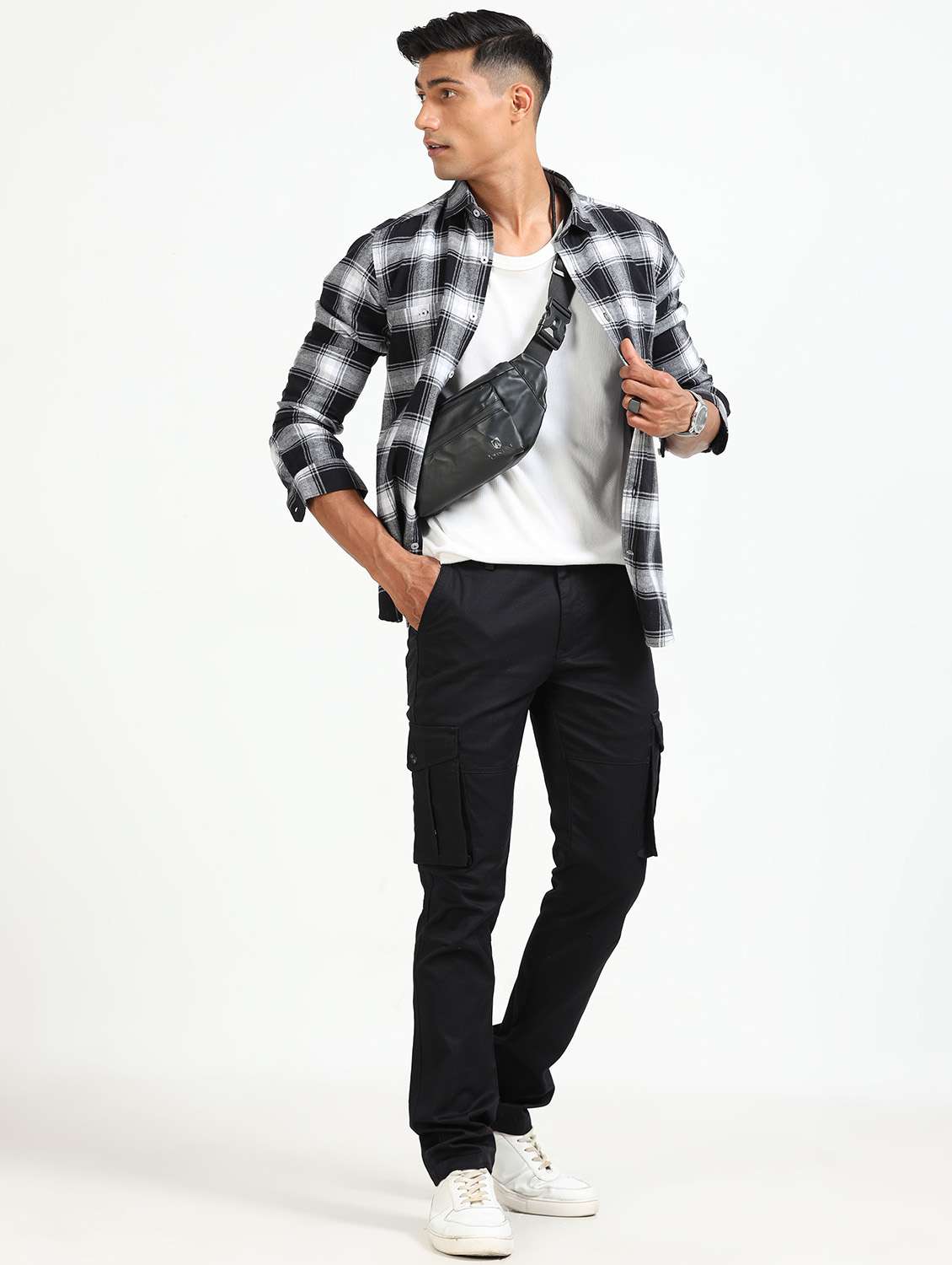 men solid mid rise regular fit cargo - 22052427 -  Standard Image - 3