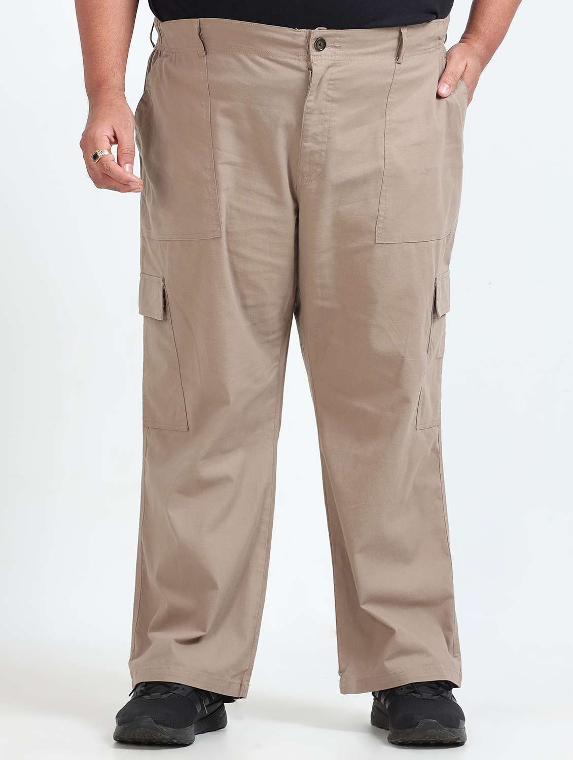 men plus size solid mid rise cargo