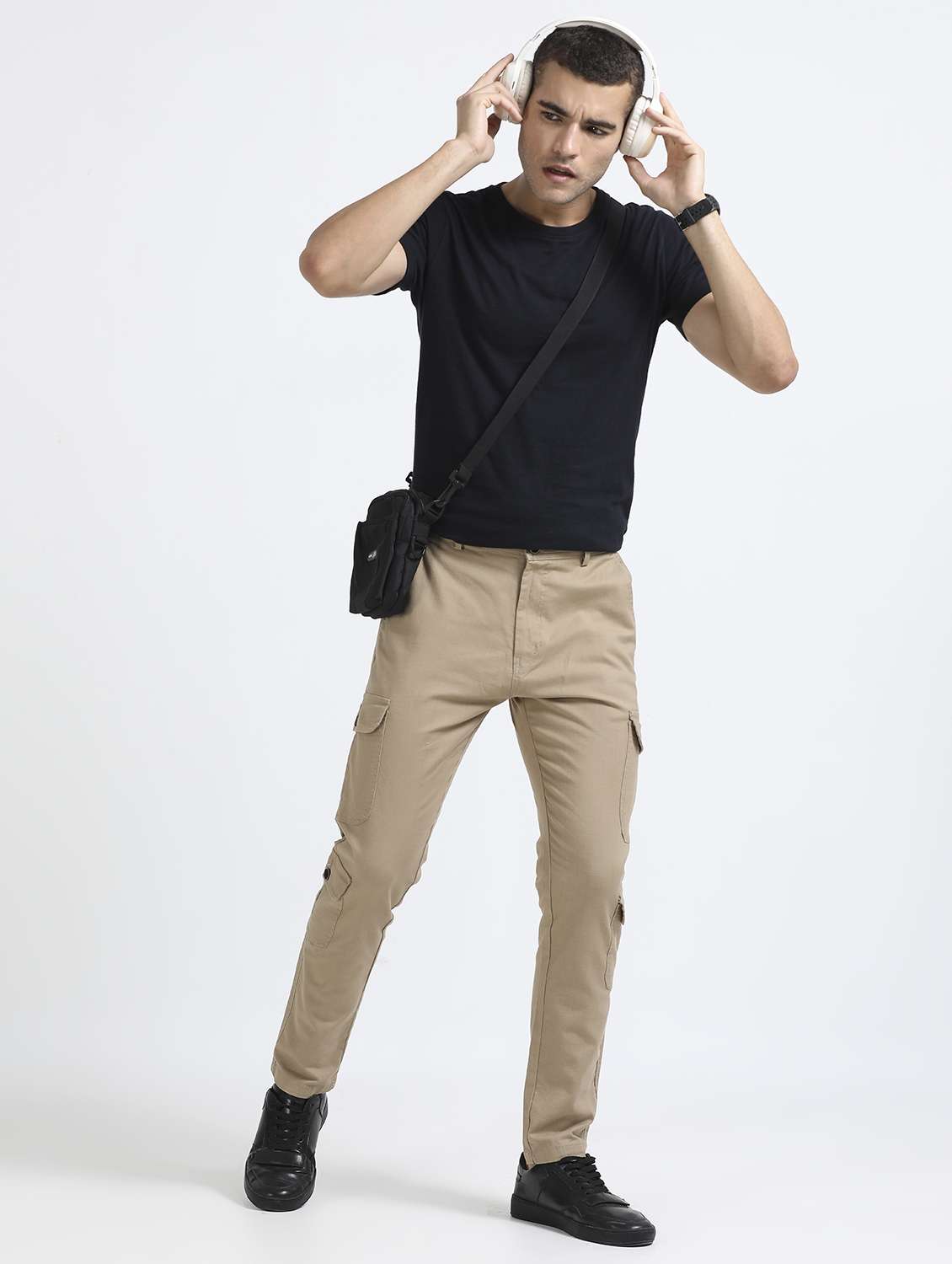 men solid mid rise regular fit cargo - 22052491 -  Standard Image - 5