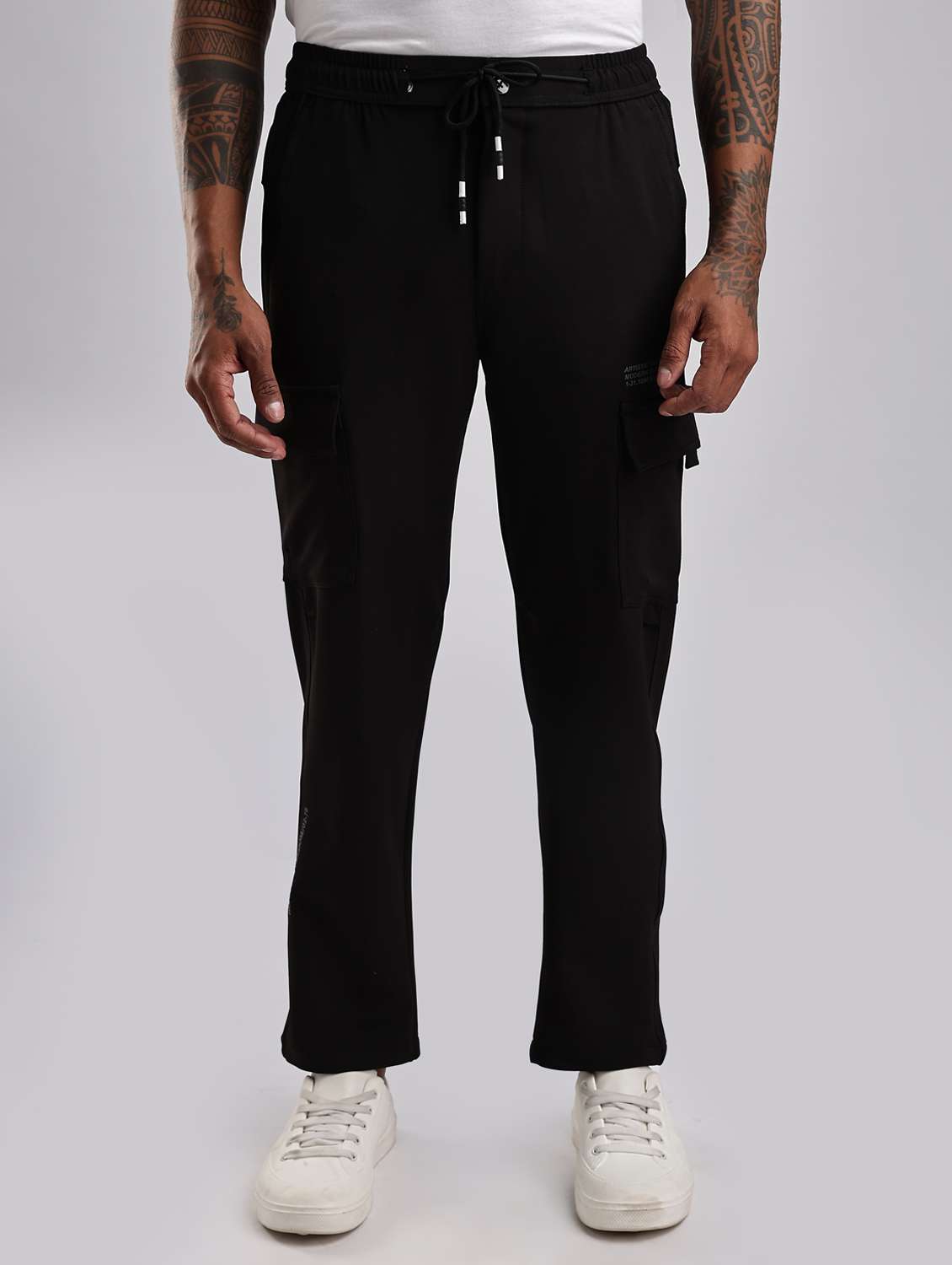 men solid mid rise regular fit cargo - 22052557 - Zoom Image - 0