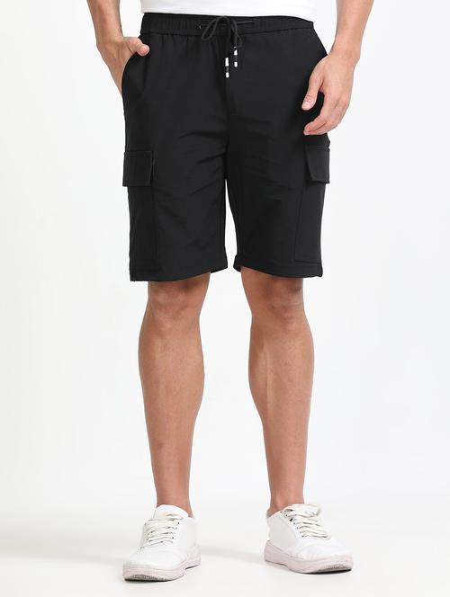 men solid mid rise regular fit cargo shorts - 22052644 - Standard Image - 0