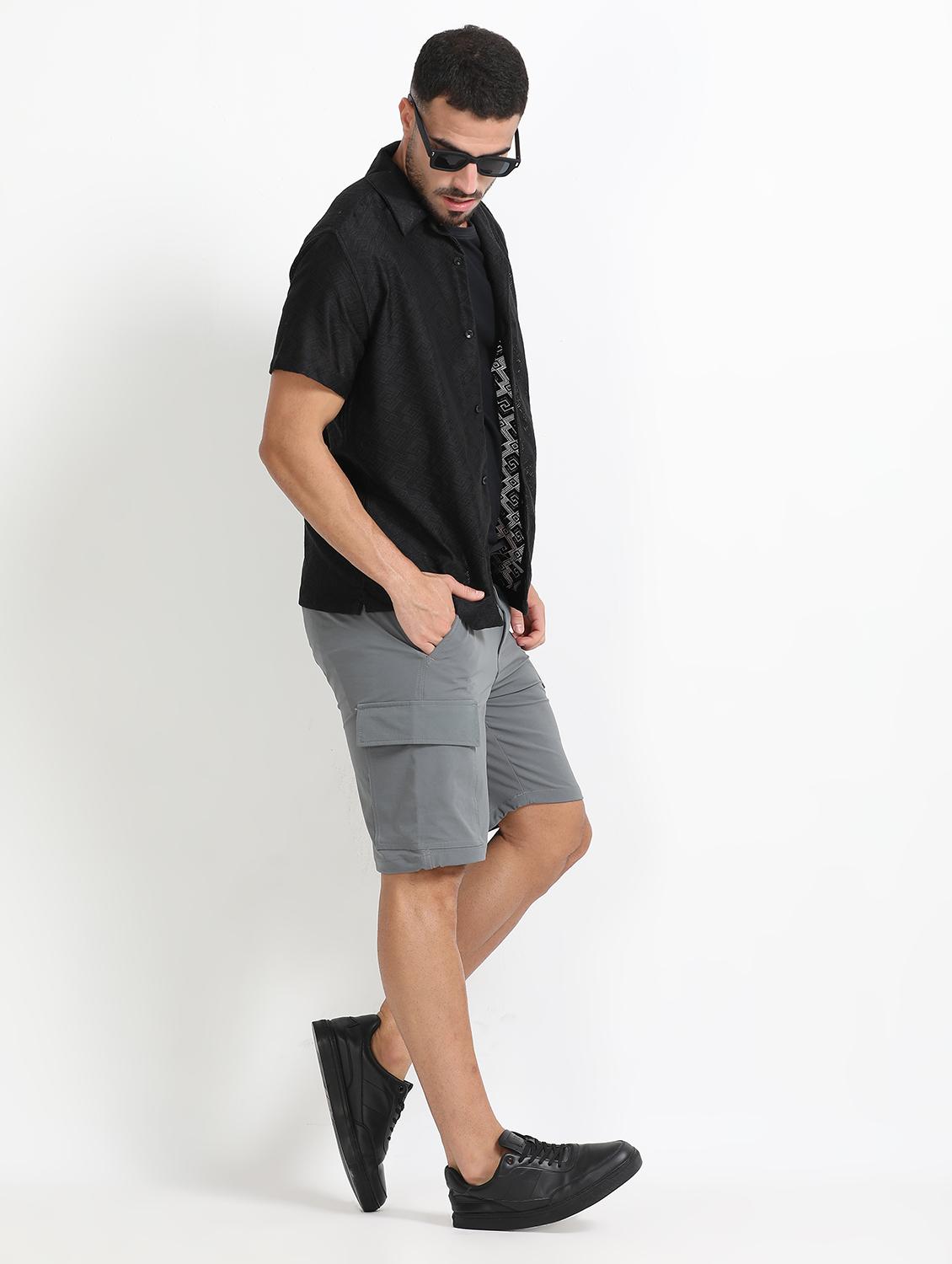 men solid mid rise regular fit cargo shorts - 22052647 - Standard Image - 3