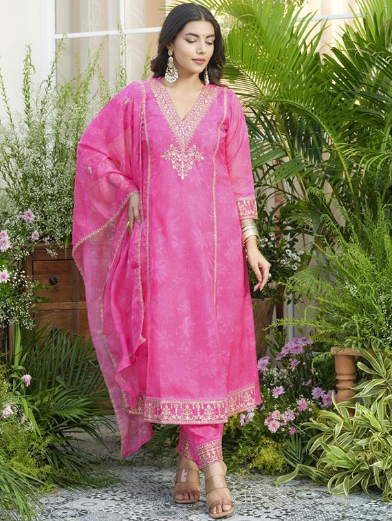 women three quarter sleeve kurta pant with dupatta set - 22052714 - Zoom Image - 0