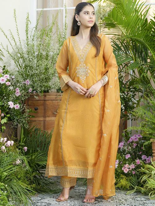 women three quarter sleeve kurta pant with dupatta set - 22052715 - Standard Image - 0