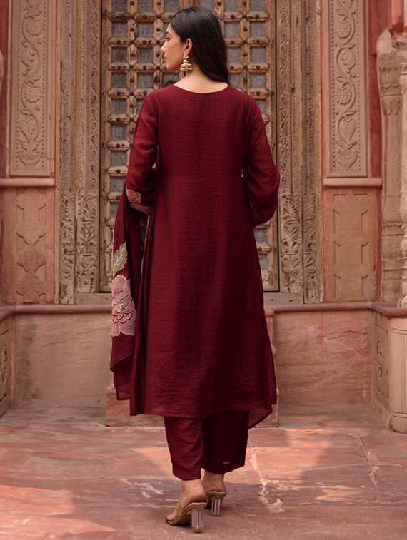 Women Embroidered Long Sleeve Kurta Pant With Dupatta Set