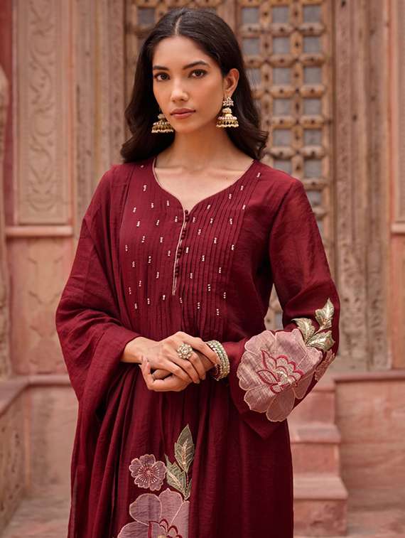 Women Embroidered Long Sleeve Kurta Pant With Dupatta Set