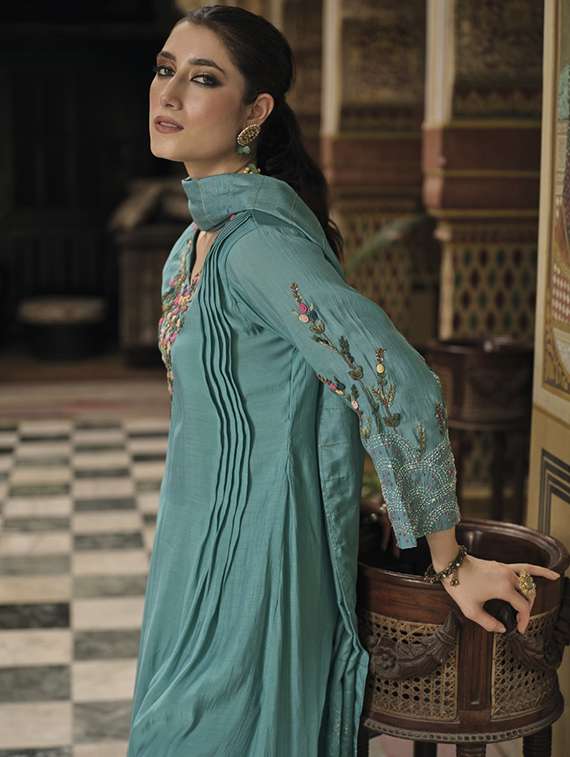 Women Three Quarter Sleeve Kurta Pant With Dupatta Set
