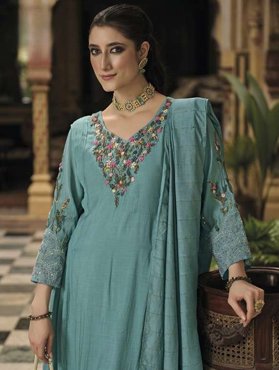 Women Three Quarter Sleeve Kurta Pant With Dupatta Set