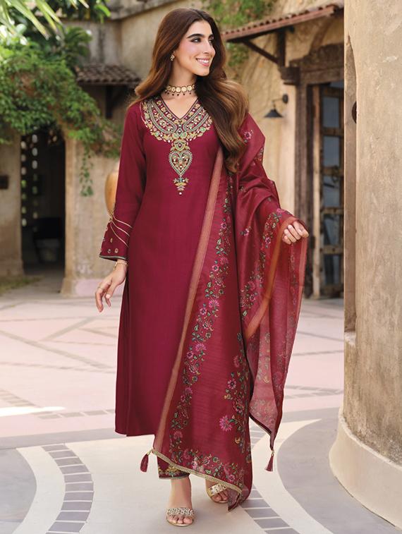 women embroidered long sleeve kurta pant with dupatta set - 22052737 - Zoom Image - 0